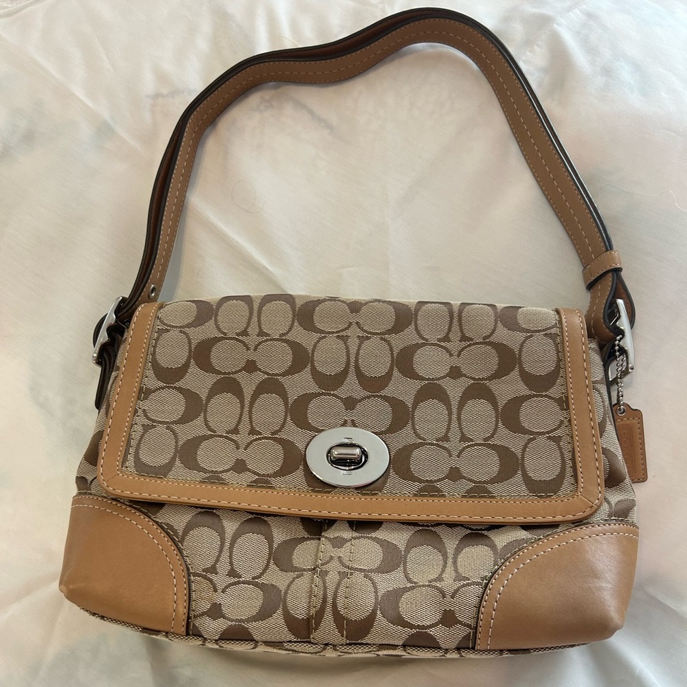 Coach Hamptons Signature Handbag M0867-F13066